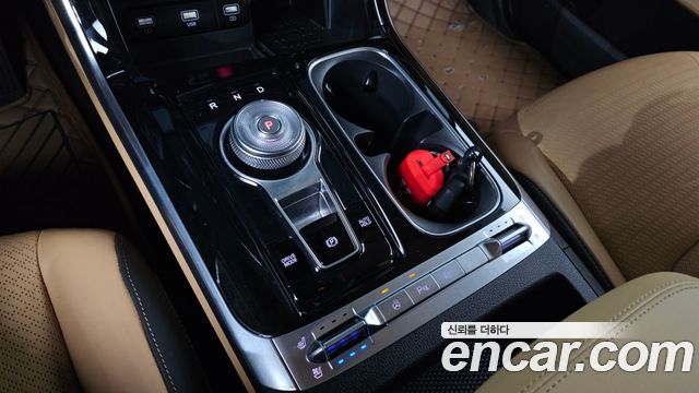 Kia Canival 2023 — photo 12