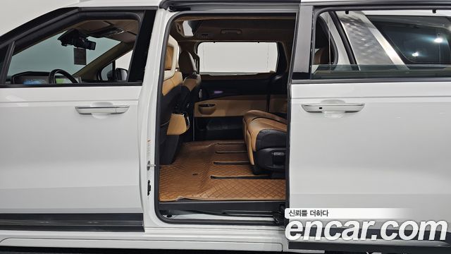 Kia Canival 2023 — photo 18