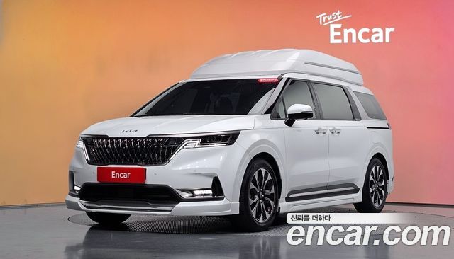 Kia Canival 2023 — photo 1