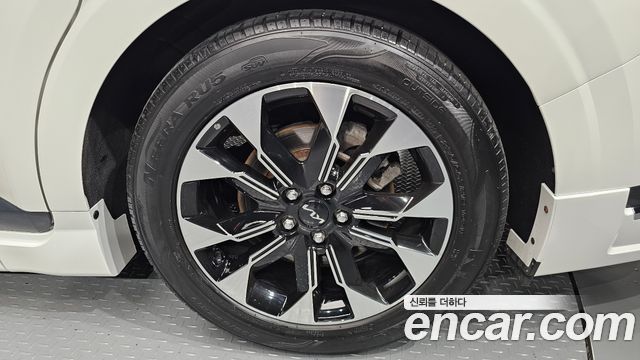 Kia Canival 2023 — photo 7