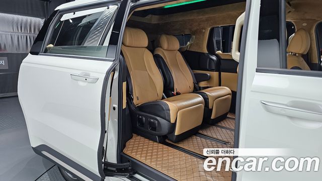 Kia Canival 2023 — photo 16