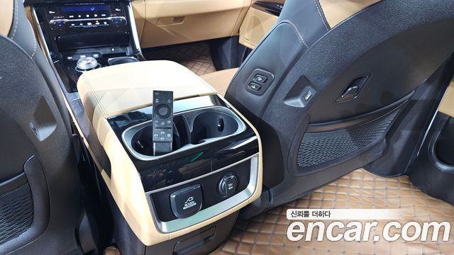 Kia Canival 2023 — photo 30