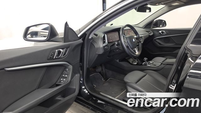 BMW 2-Series 2023 — photo 13
