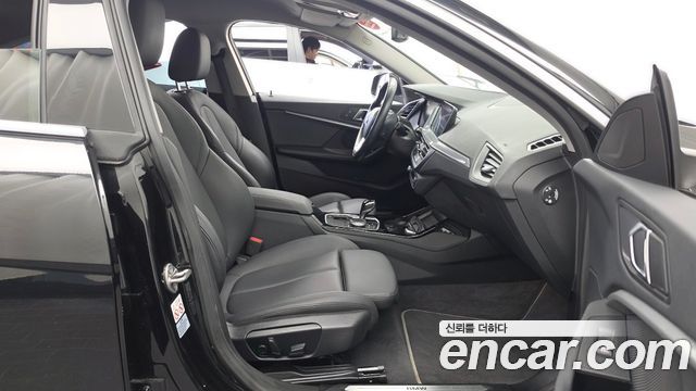 BMW 2-Series 2023 — photo 17
