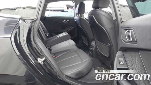 BMW 2-Series 2023 — photo 18