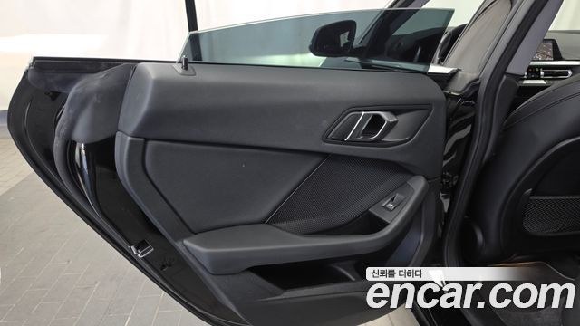 BMW 2-Series 2023 — photo 15
