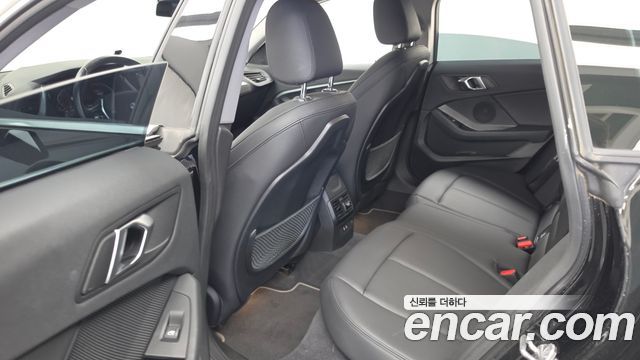 BMW 2-Series 2023 — photo 16