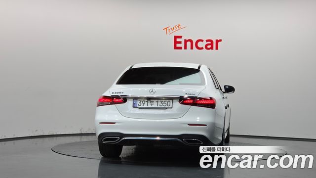 Mercedes-Benz E-Class 2021 — photo 4