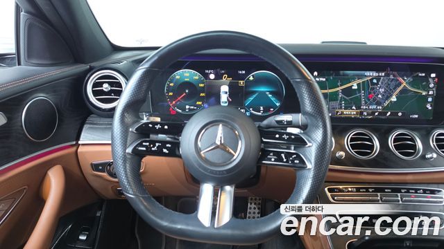 Mercedes-Benz E-Class 2021 — photo 19