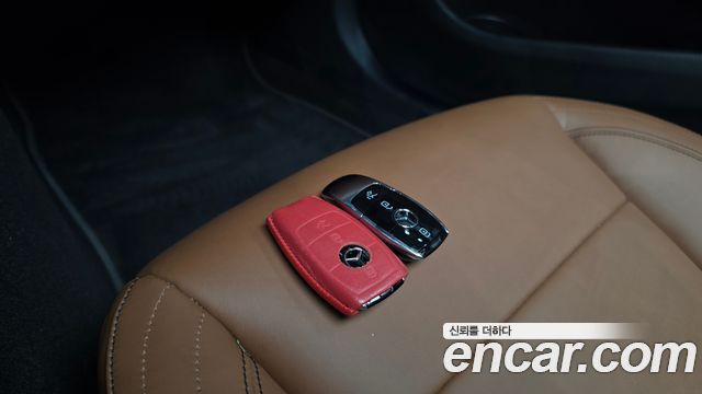 Mercedes-Benz E-Class 2021 — photo 21