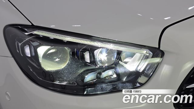Mercedes-Benz E-Class 2021 — photo 8