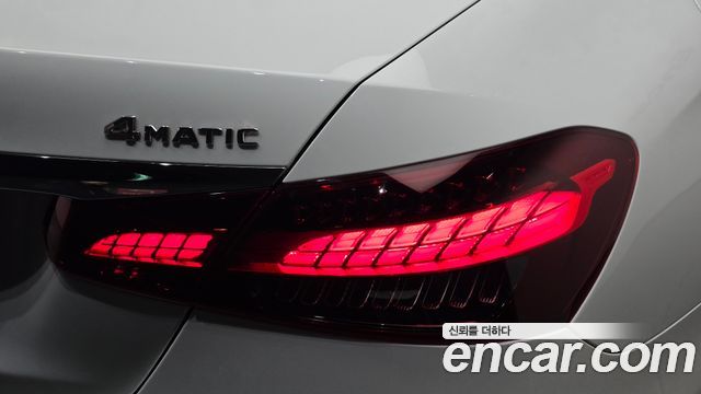 Mercedes-Benz E-Class 2021 — photo 9