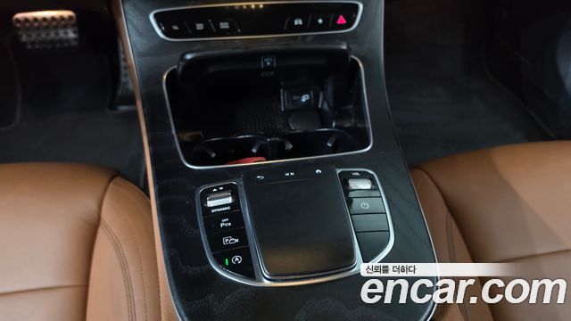 Mercedes-Benz E-Class 2021 — photo 28