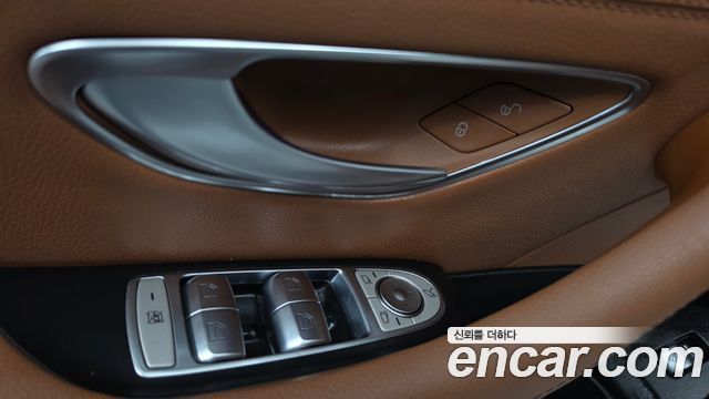 Mercedes-Benz E-Class 2021 — photo 30