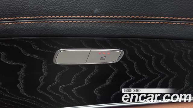 Mercedes-Benz E-Class 2021 — photo 34