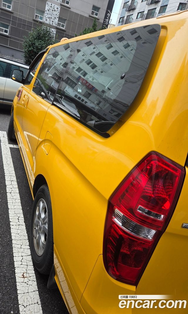 Hyundai Starex 2014 — photo 2