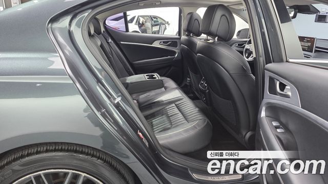 Genesis G70 2018 — photo 18