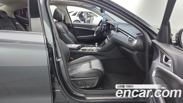 Genesis G70 2018 — photo 16