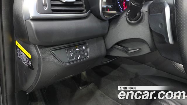 Genesis G70 2018 — photo 27
