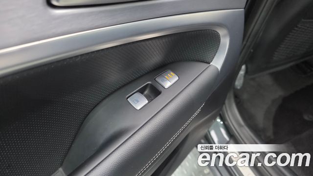 Genesis G70 2018 — photo 30