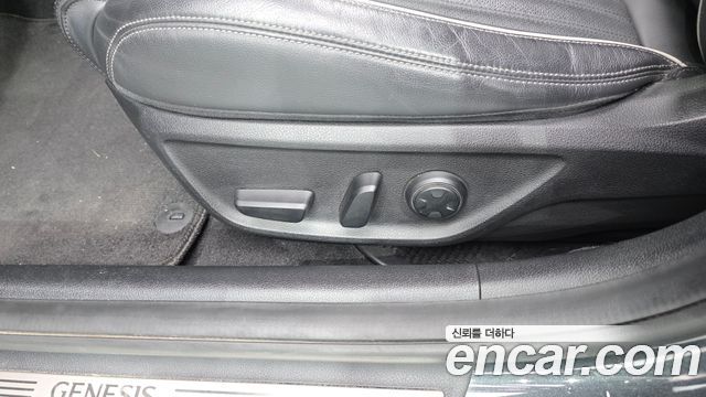 Genesis G70 2018 — photo 31