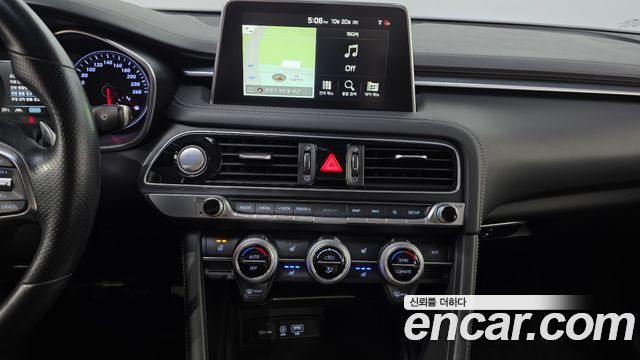 Genesis G70 2018 — photo 32