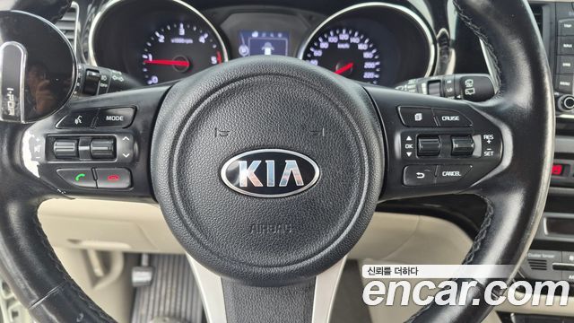 Kia Canival 2016 — photo 9