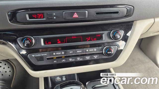 Kia Canival 2016 — photo 13