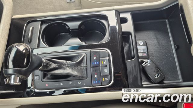 Kia Canival 2016 — photo 14