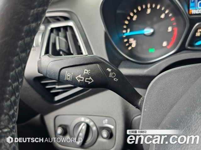 Ford Kuga 2016 — photo 16