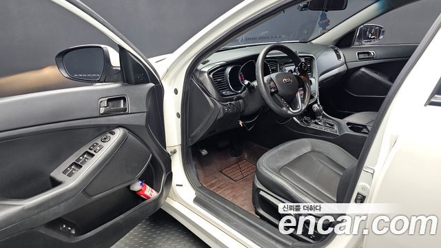 Kia K5 2013 — photo 10