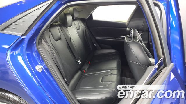 Hyundai AVANTE 2021 — photo 11