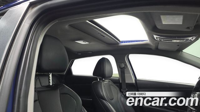 Hyundai AVANTE 2021 — photo 16