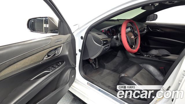 Cadillac ATS-V 2017 — photo 13