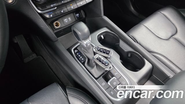 Hyundai Santafe 2019 — photo 12