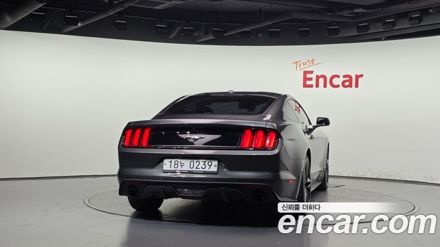 Ford Mustang 2017 — photo 4