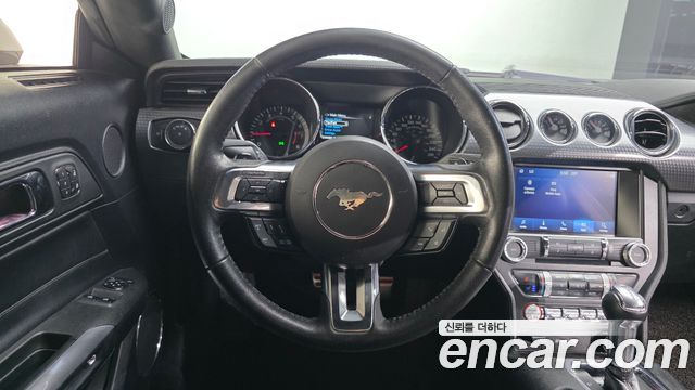 Ford Mustang 2017 — photo 13