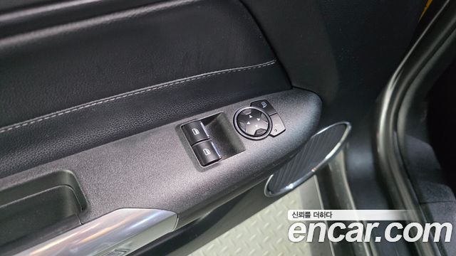 Ford Mustang 2017 — photo 17
