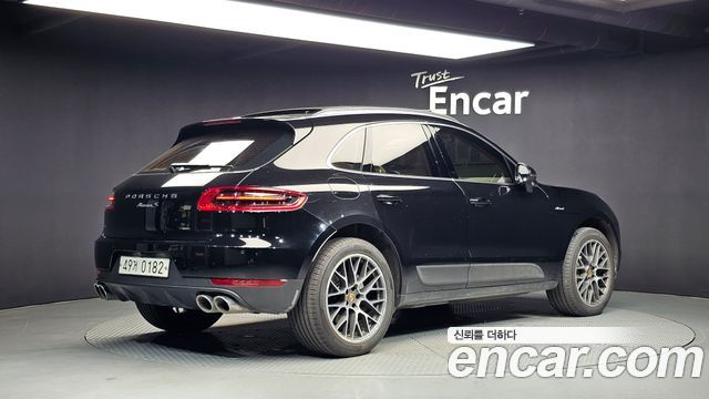 Porsche Macan 2016 — photo 2