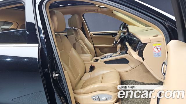 Porsche Macan 2016 — photo 11