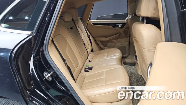Porsche Macan 2016 — photo 12