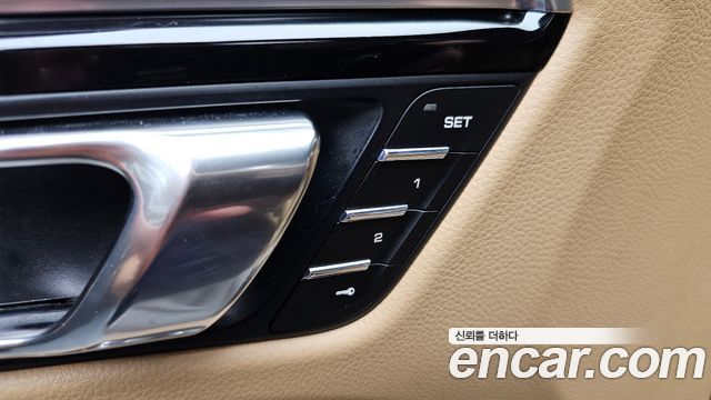 Porsche Macan 2016 — photo 18