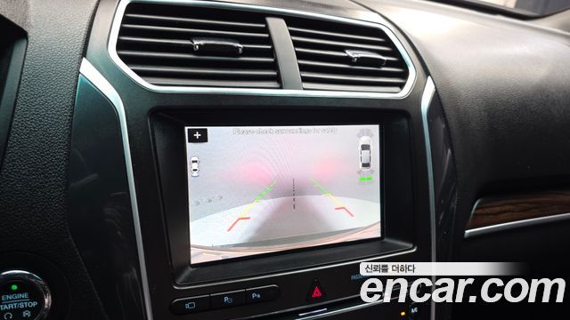Ford Explorer 2017 — photo 15