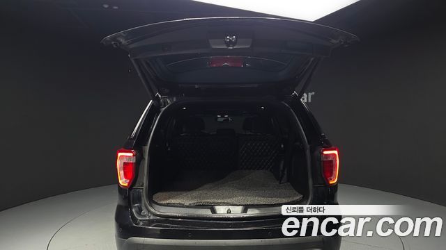 Ford Explorer 2017 — photo 20