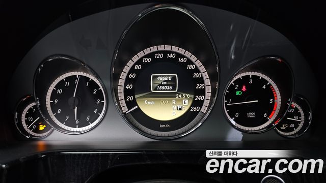 Mercedes-Benz E-Class 2012 — photo 8