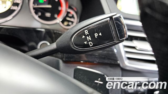 Mercedes-Benz E-Class 2012 — photo 9