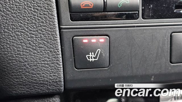 Mercedes-Benz E-Class 2012 — photo 19