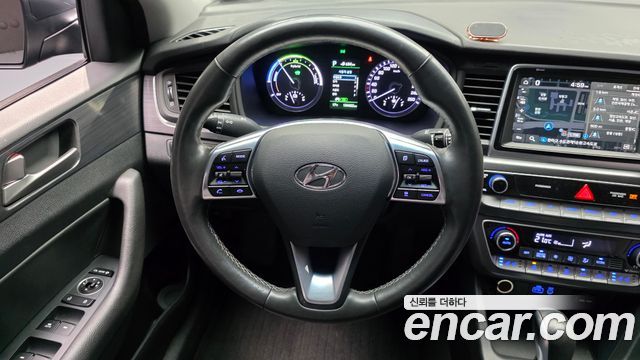 Hyundai Sonata 2018 — photo 19
