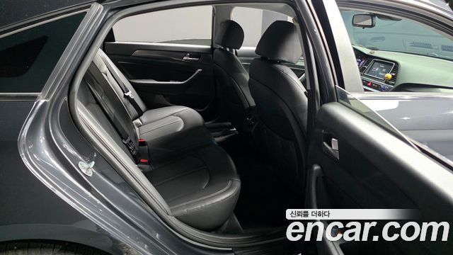 Hyundai Sonata 2018 — photo 16
