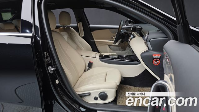 Mercedes-Benz A-Class 2021 — photo 11